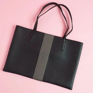 Vince Camuto tote 👜